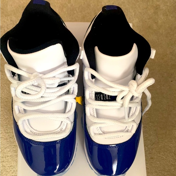 Jordan Shoes - WMNS AIR JORDAN 11 RETRO LOW